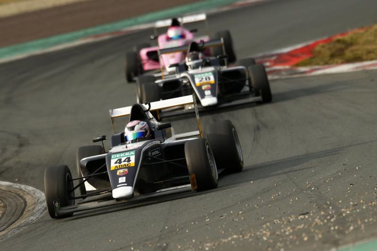 Vesti and Zendeli dominate ADAC Formula 4 testing