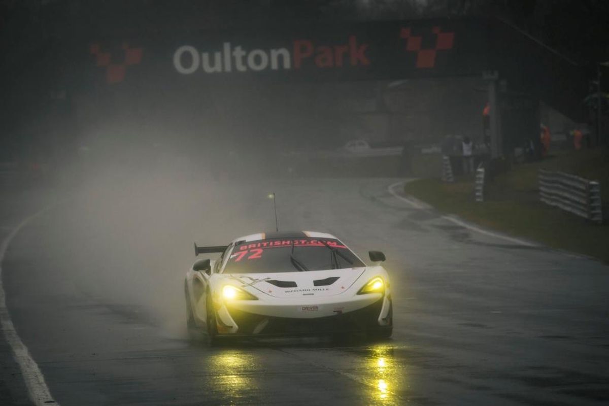 McLaren scores 1,2 finish at British GT opener