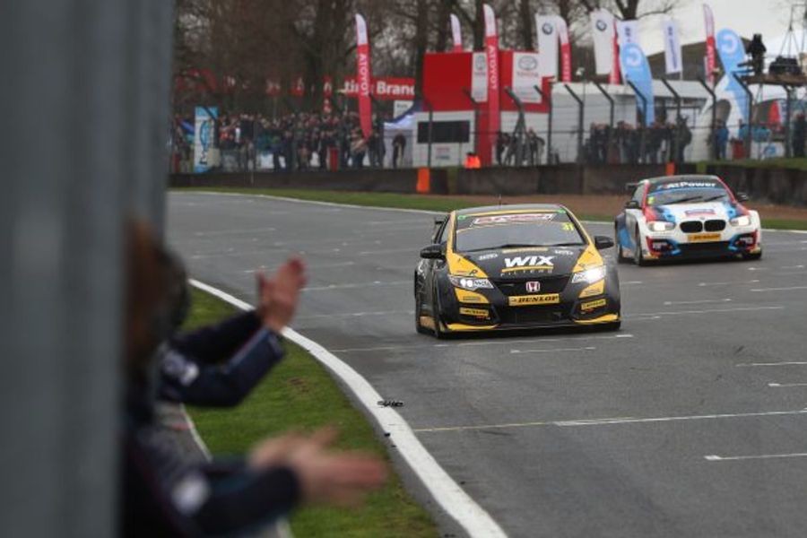 Goff fends off Turkington for Brands BTCC Race 1 win
