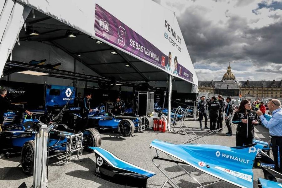 Renault e.dams gets ready for its E-Prix on home turf in the heart of Paris