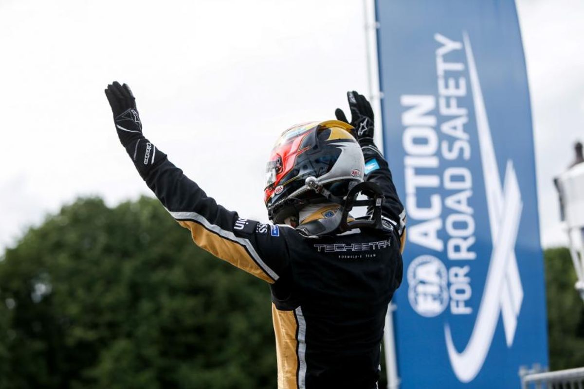 Jean-Eric Vergne takes lights to flag victory in home Paris E-Prix