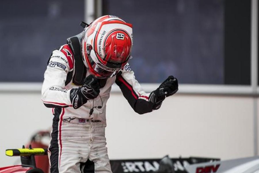 Russell rakes F2 Sprint Race of Baku