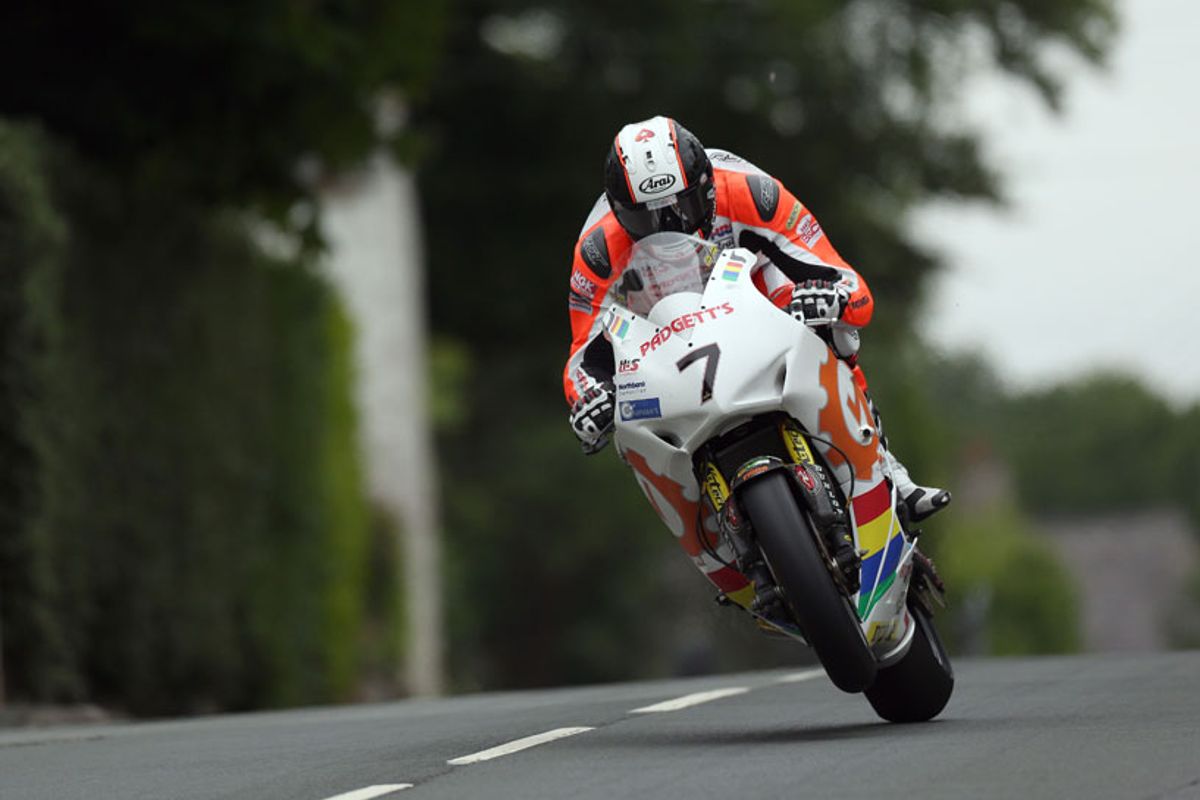 Isle of Man TT Superbike start numbers revealed, Dunlop leads stellar line up