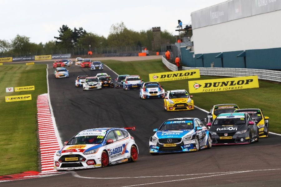 BTCC heads to Thruxton for high-speed thriller