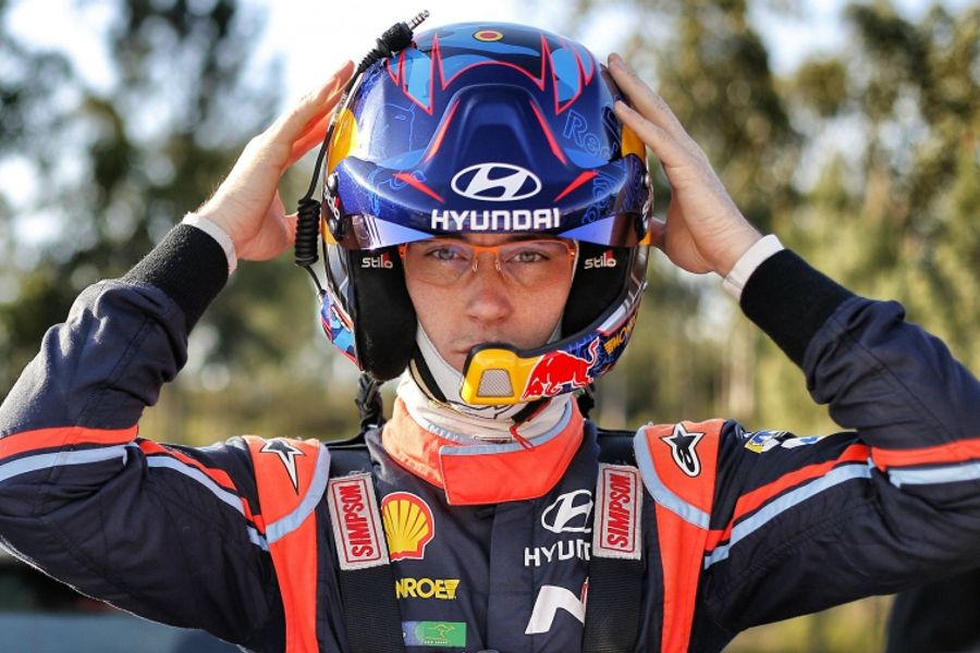 Neuville takes WRC lead after Rally Portugal