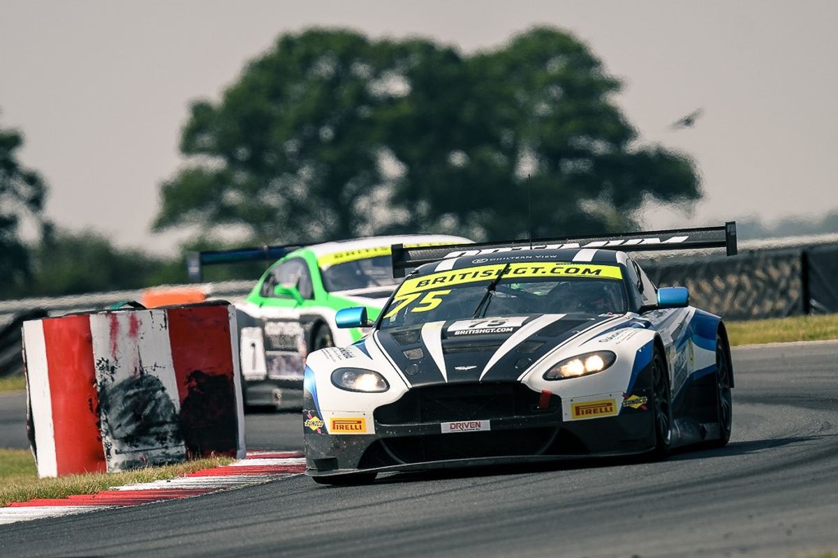 British GT points haul for Optimum Motorsport at Snetterton