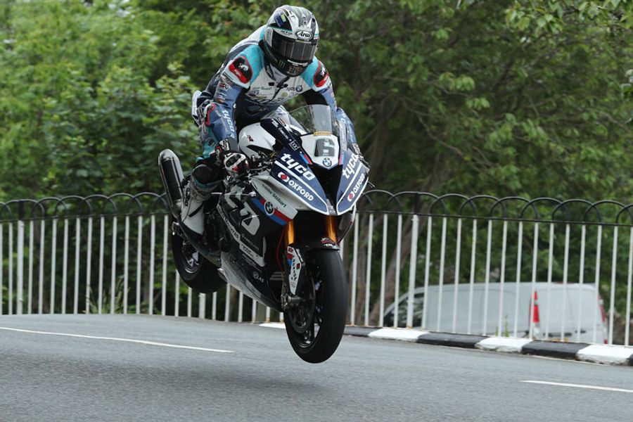 Emotional victory for Dunlop and Tyco BMW in IOM TT RST Superbike Race