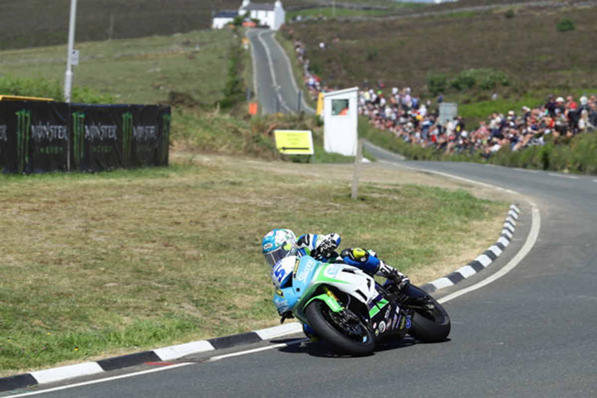 Harrison tears up the records books in Monster Energy Supersport IOM TT Race 2