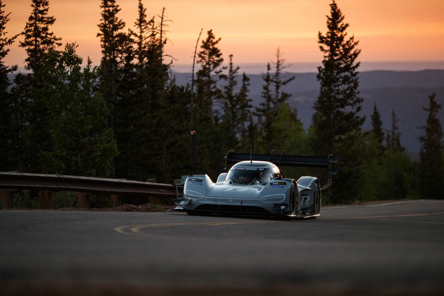 Volkswagen I.D. R Pikes Peak sets fastest time in qualifying