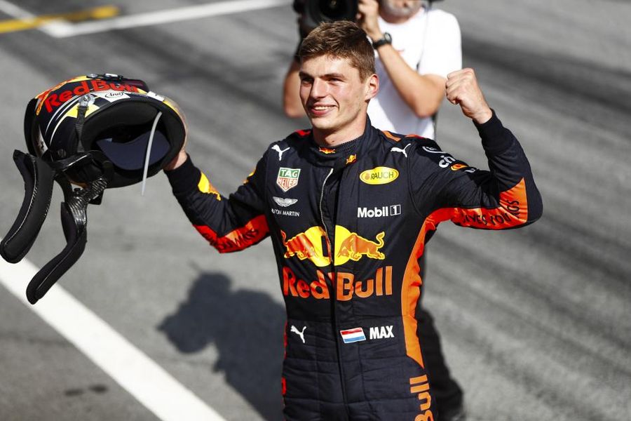 Verstappen wins Austrian Grand Prix ahead of a fast charging Kimi