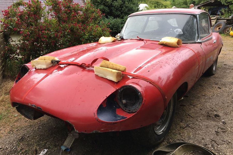 2 barn find E-type Series 2 2+2 restoration projects at Barons Sandown Auction