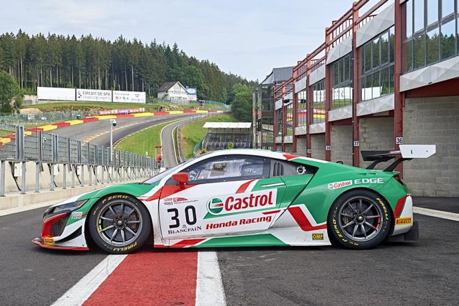 Grand Prix winner Riccardo Patrese races NSX GT3 for first time