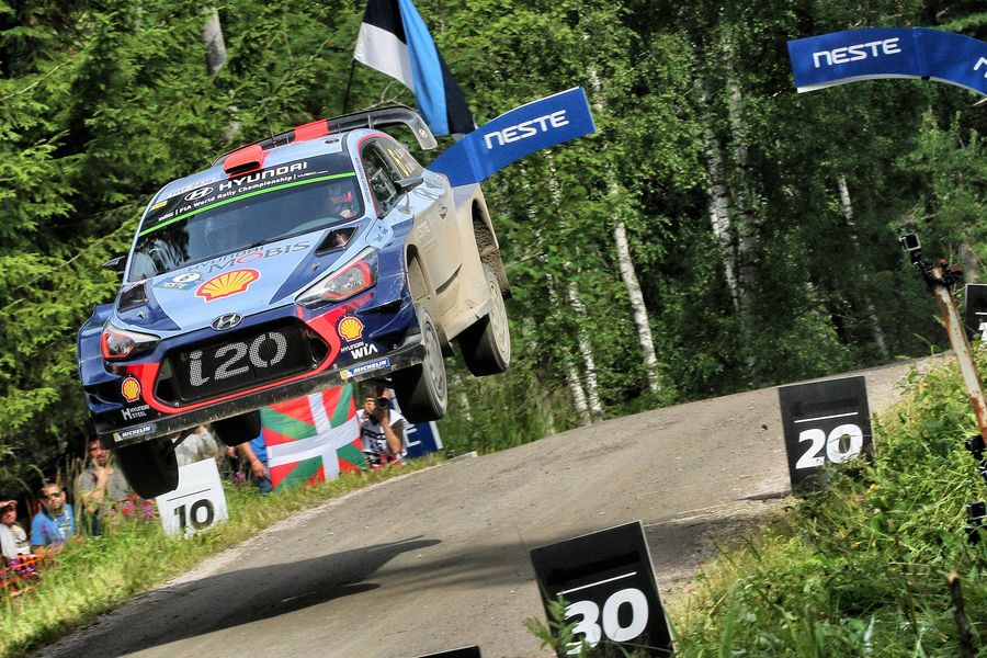 Neuville and Ogier resume epic title fight at Neste Rally Finland