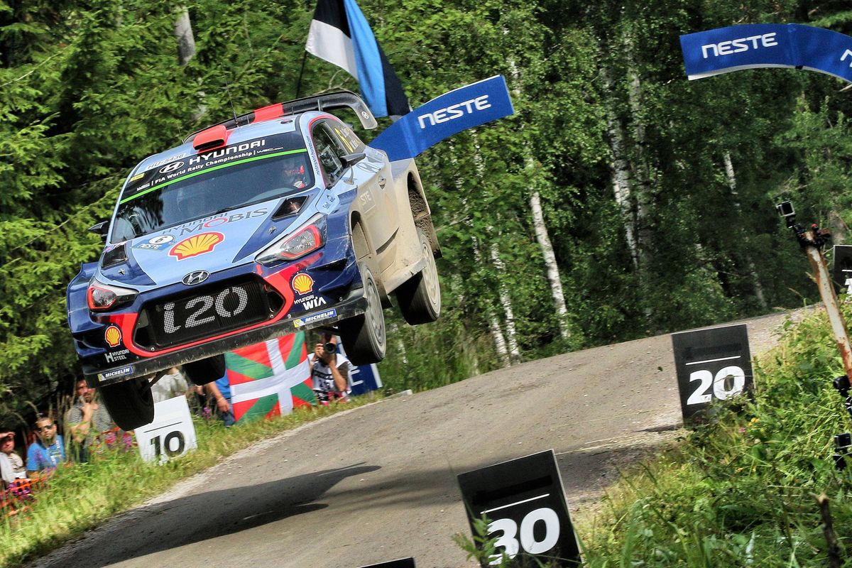 Neuville and Ogier resume epic title fight at Neste Rally Finland