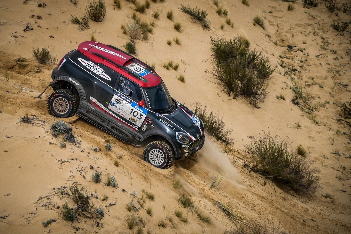 MINI wins Silk Way Rally 2018
