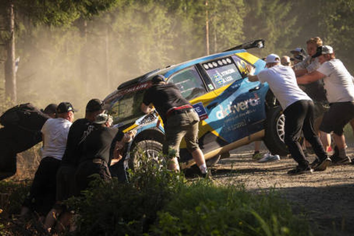 Tänak leads Østberg in Neste Rally Finland duel