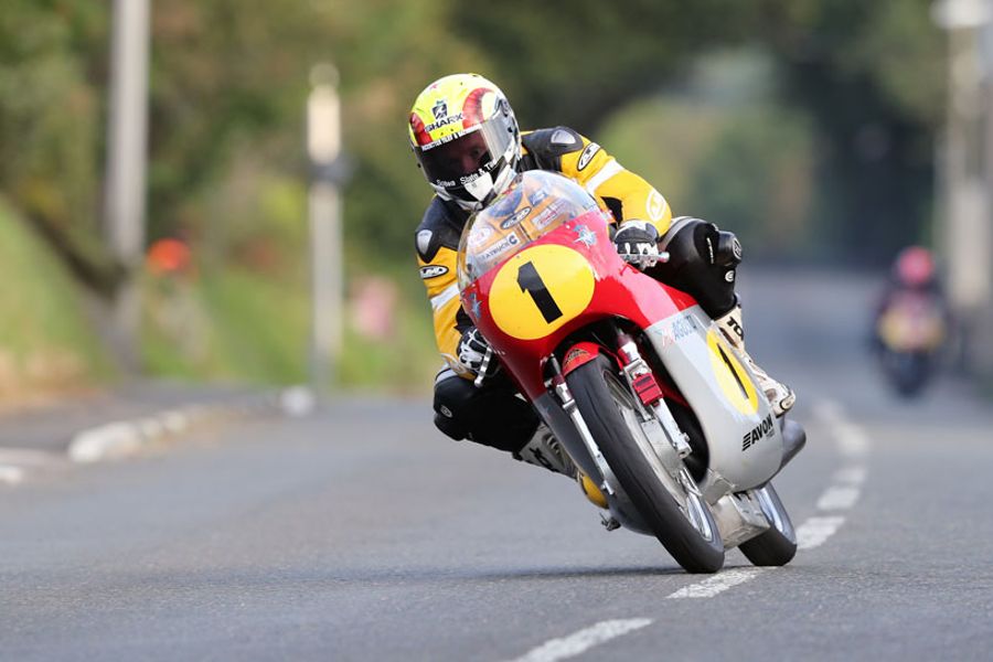 Ian Lougher and David Johnson join John Chapman Racing for 2018 Classic TT campaign
