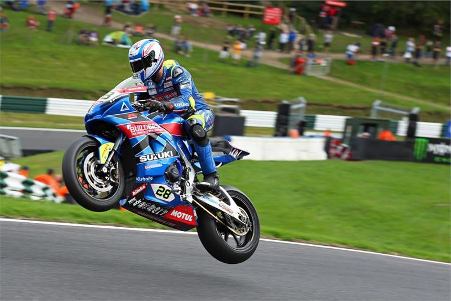 Two podiums and Championship lead for Buildbase Suzuki
