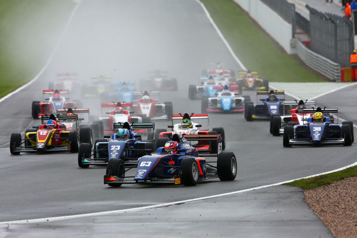 Kjaergaard slashes Lundqvist's British F3 advantage with Donington win