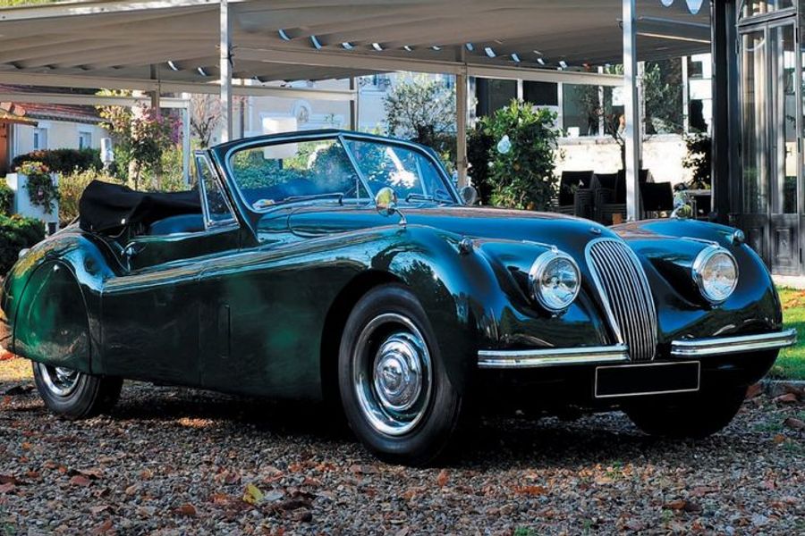 Aguttes Un Week-End à Bagatelle Auction Results