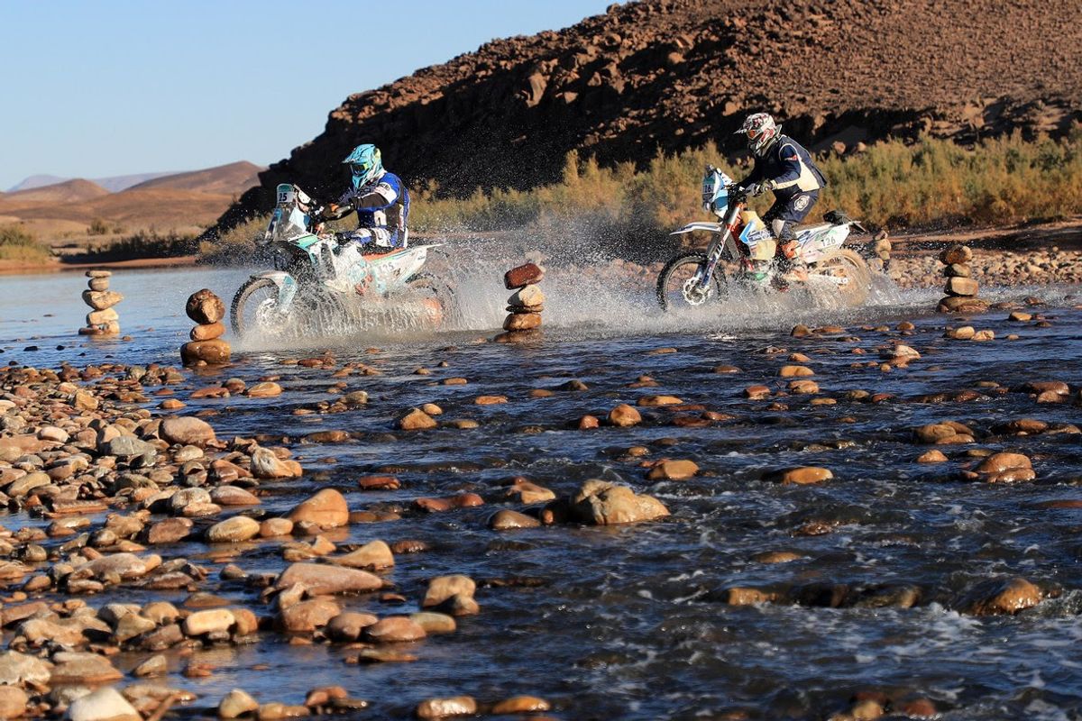 Trouble free Thursday on the Africa Eco Race