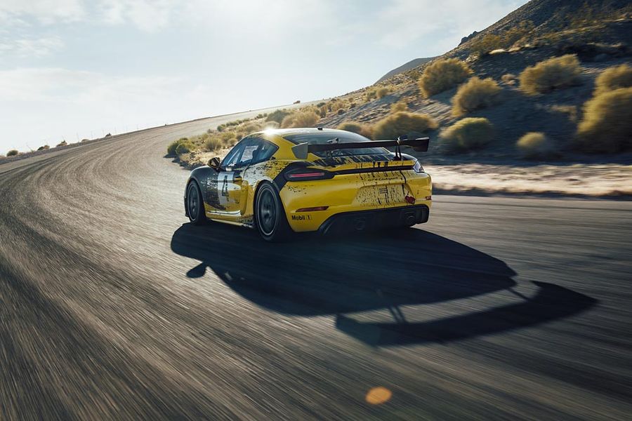 New Porsche 718 Cayman GT4 Clubsport; stronger, faster and more sustainable on the racetrack