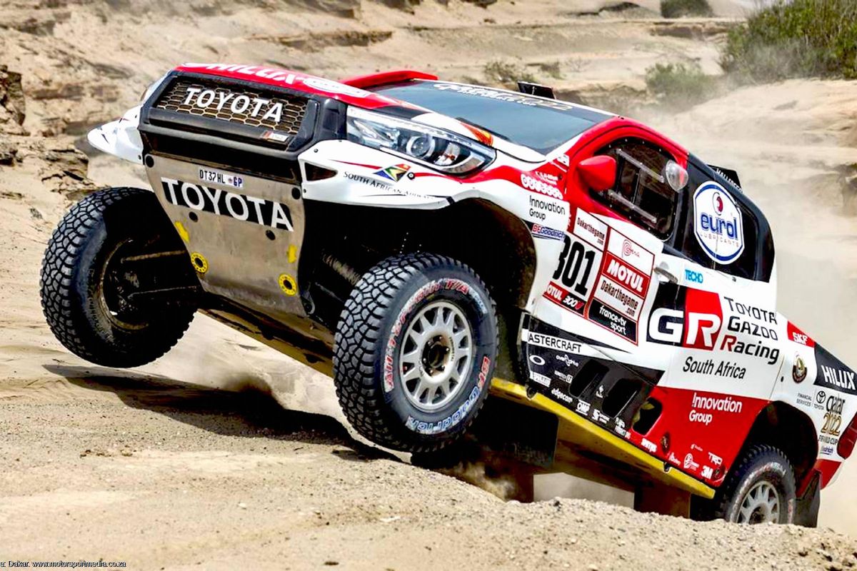 Attiyah, Peterhansel & Loeb fight it out Day 4 on the Dakar