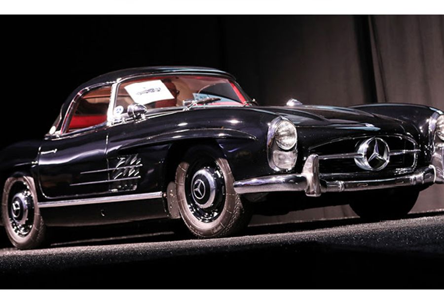 1959 Mercedes-Benz 300SL Roadster realizes $990,000 at Worldwide’s Scottsdale Auction,