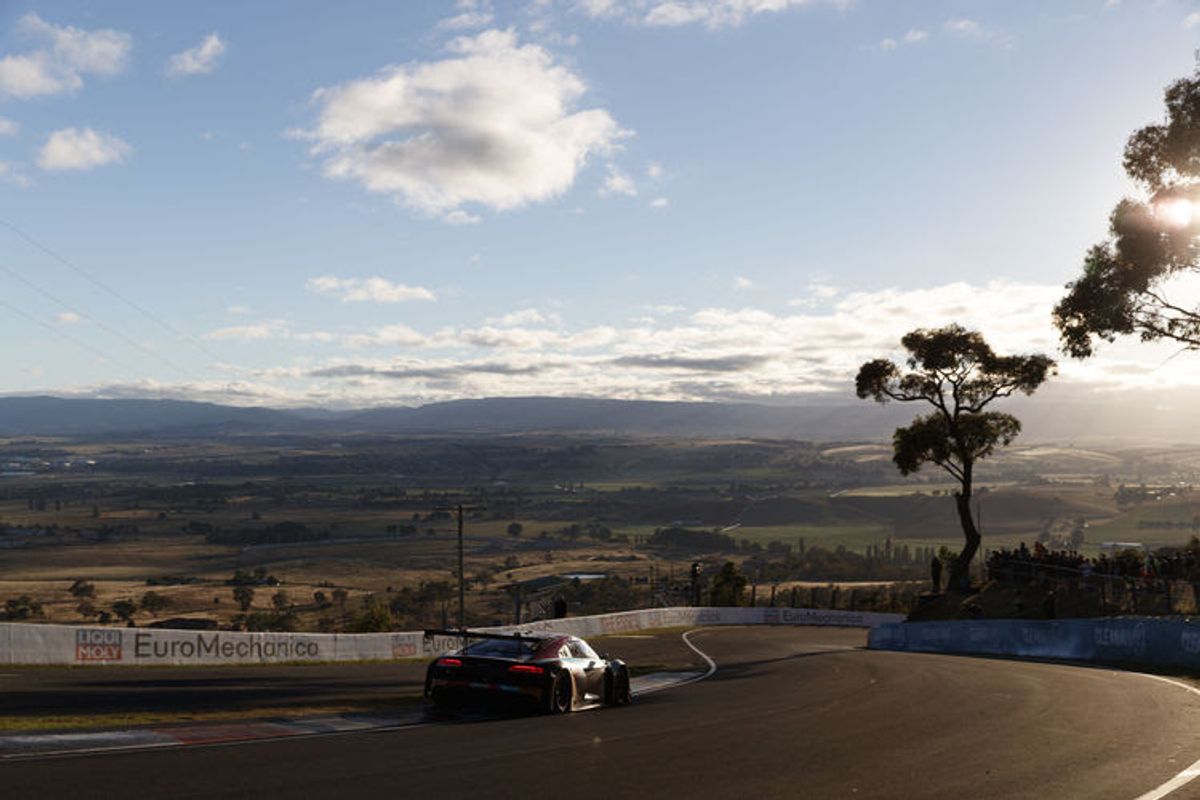 Five Audi R8 LMS in Bathurst 12 Hour