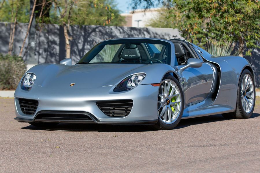 2015 Porsche 918 Spyder on offer at Mecum Phoenix Auction