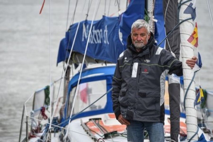 Golden Globe: Van Den Heede wins and sails into the record books