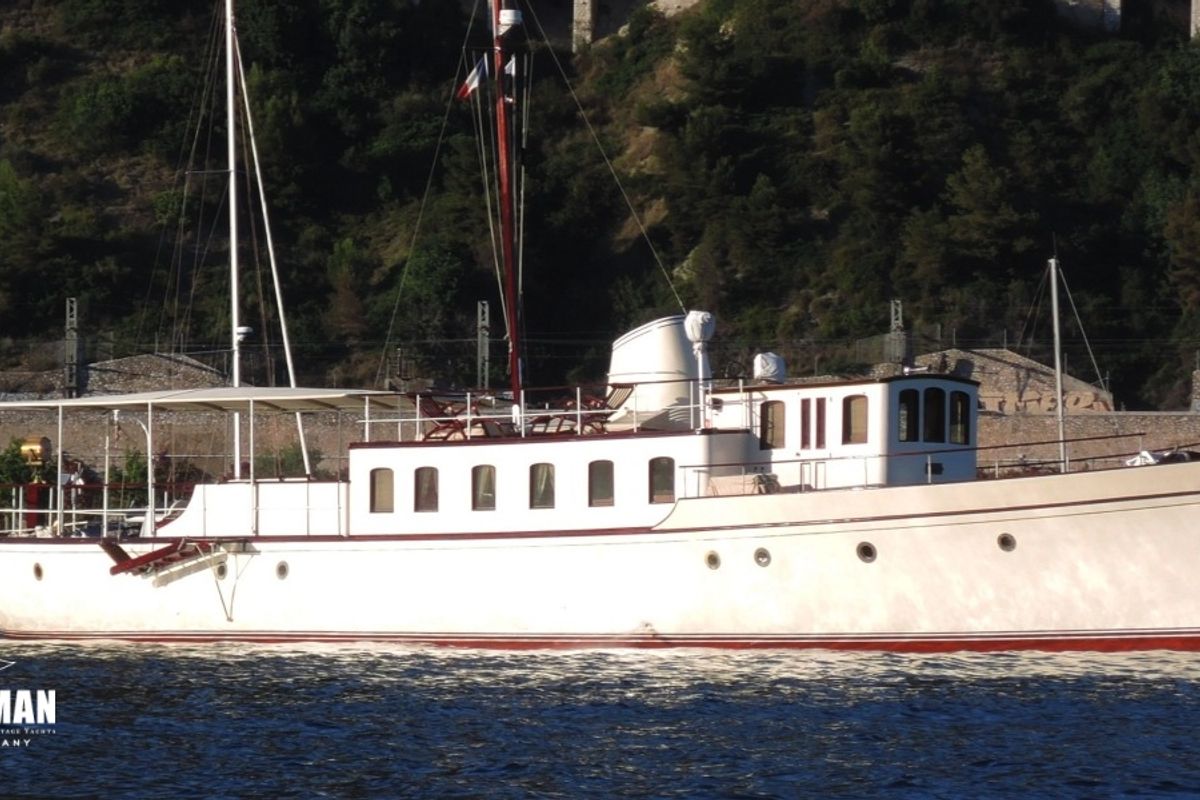 bystander of man yacht for sale
