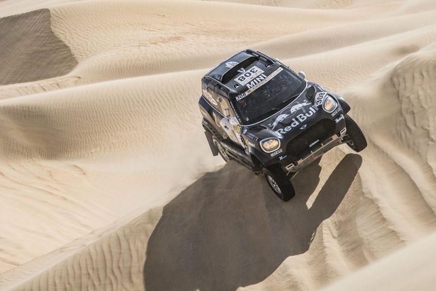 Abu Dhabi Desert Challenge: Peterhansels take control in the dunes