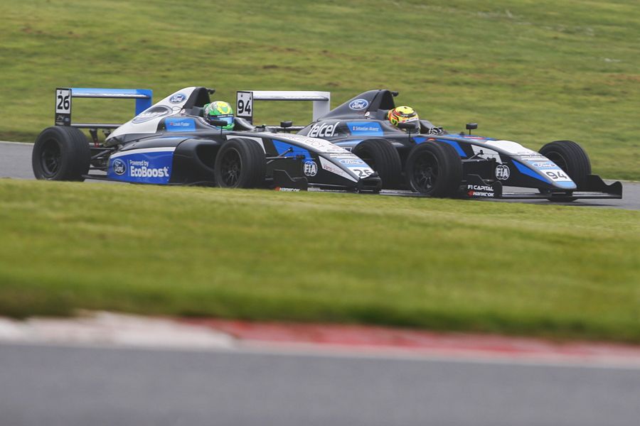   Alvarez & Foster Take Maiden British F4 wins for Double R