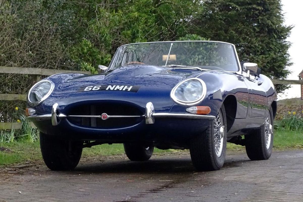 1963 Jaguar E-Type 3.8 Roadster Sells for £120,000 at H&H Buxton auction, results