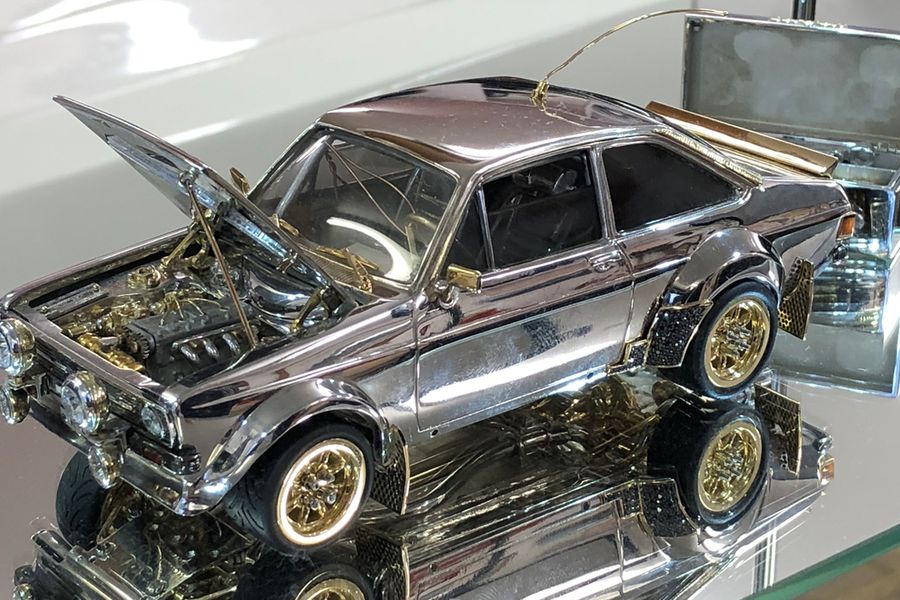 1:25 scale model Ford Escort made from silver, gold and diamonds up for auction, video