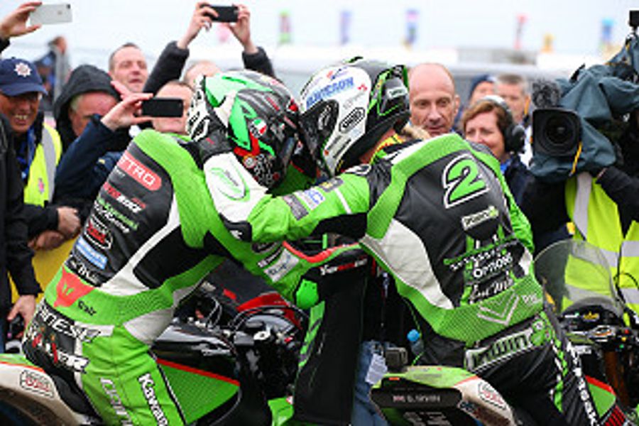 Double Victory for Quattro Plant Wicked Coatings Kawasaki at NW200