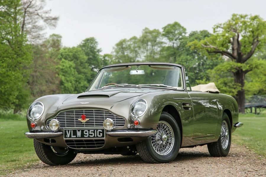 Aston Martin DB6 Volante sells for £619,400 at Historics Auction, results