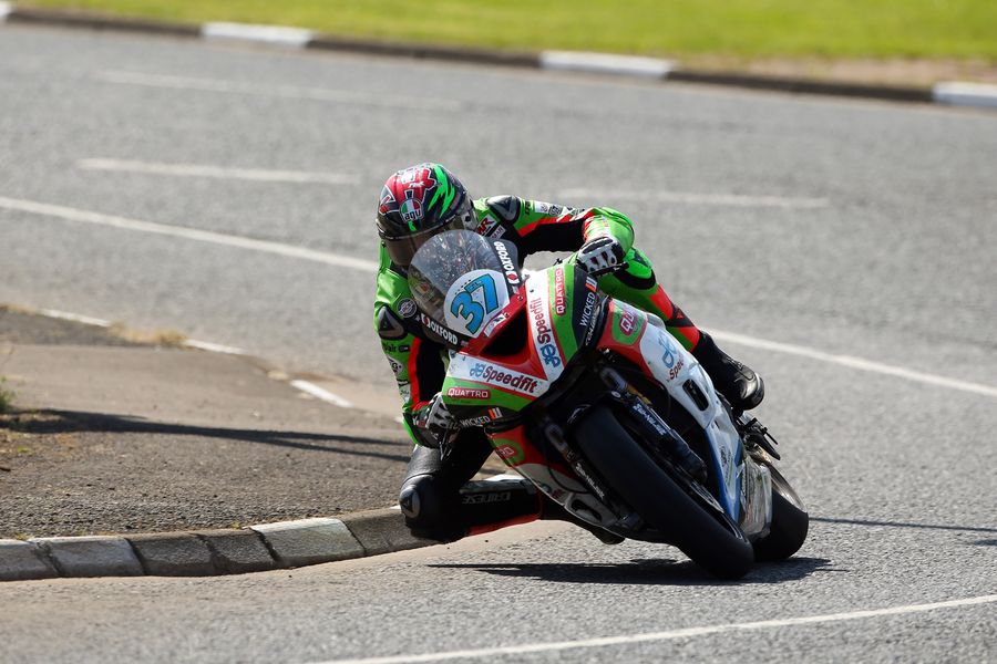Hillier On Course for More Victories at the IOM TT