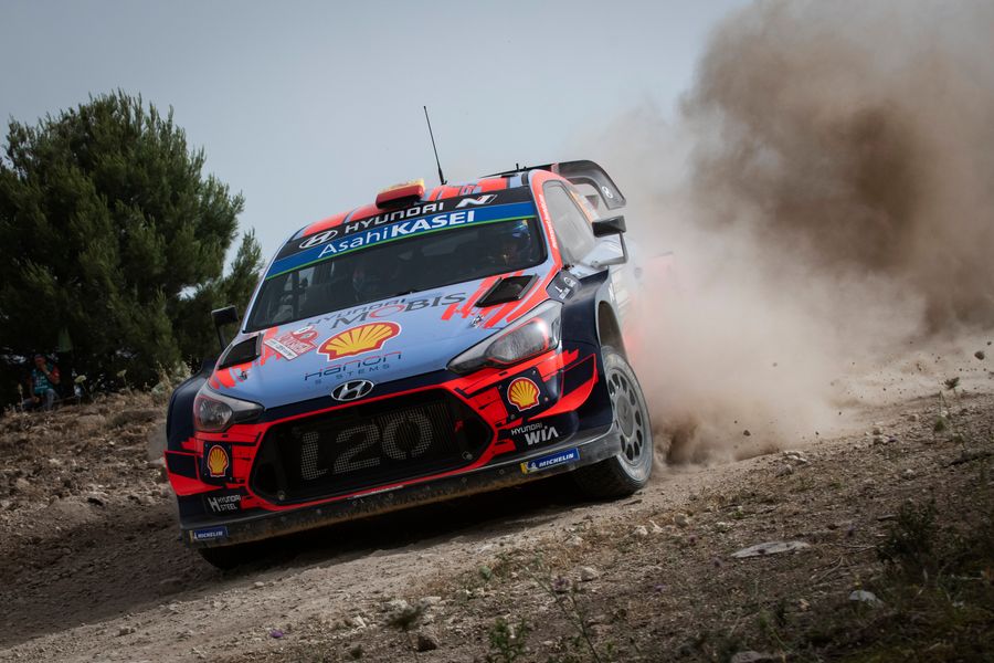Sordo leads Rally Italia Sardegna as WRC leader Ogier crashes