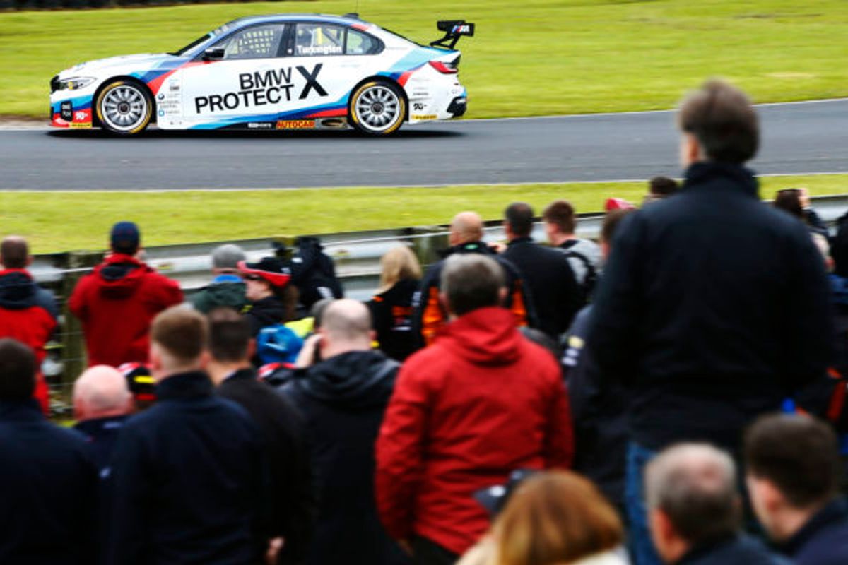 Turkington tops points table as BTCC heads to Oulton Park