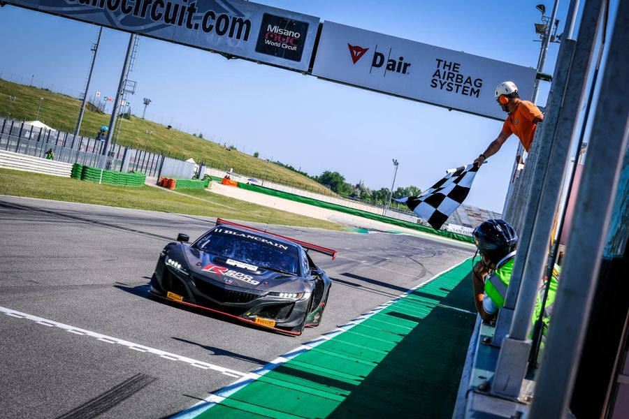 Moller extends Blancpain GT Sports Club championship lead