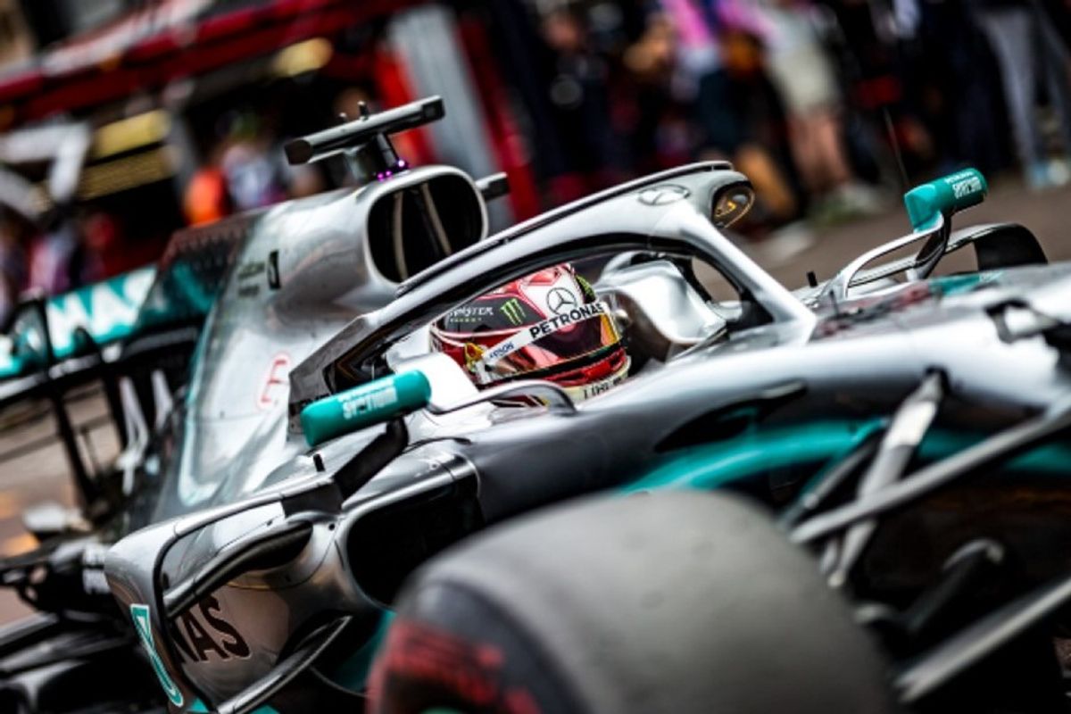 Lewis Hamilton wins record sixth British Grand Prix