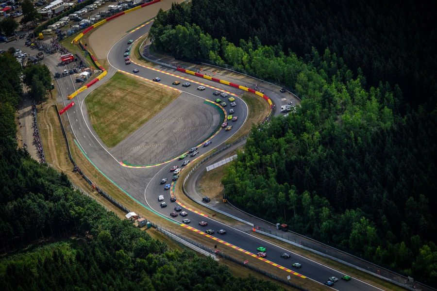 Thrilling class battles this weekend in 24 Hours of Spa