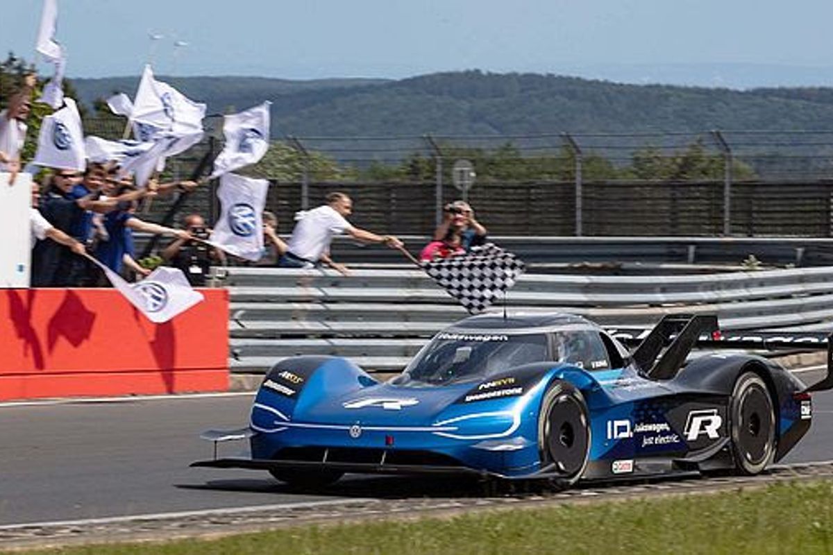 Volkswagen ID.R: sights set on Chinese challenge at Tianmen Mountain
