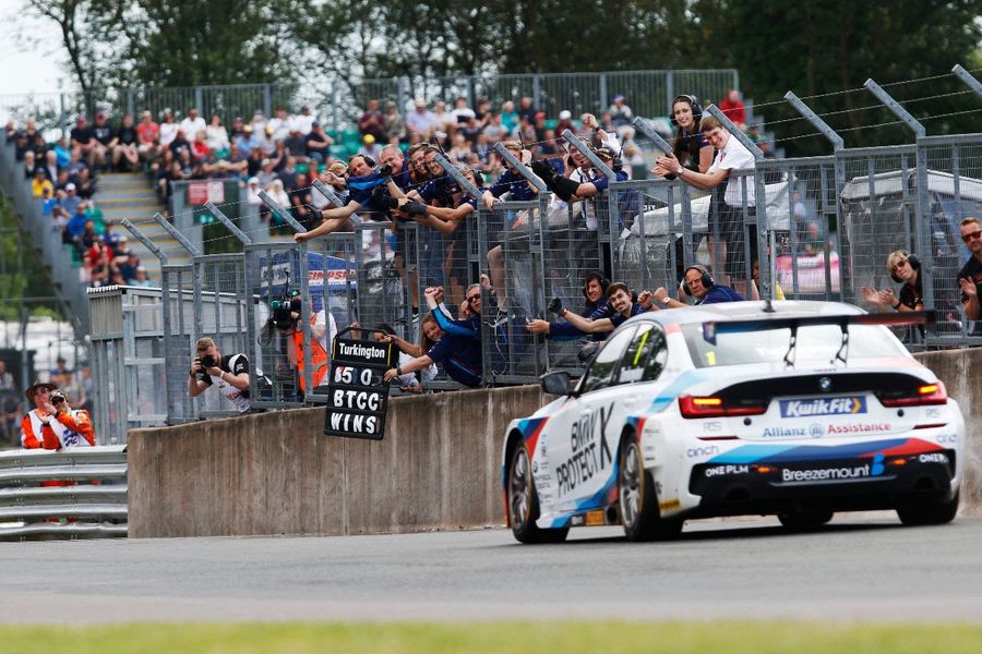 BTCC returns at Snetterton following mid-season break