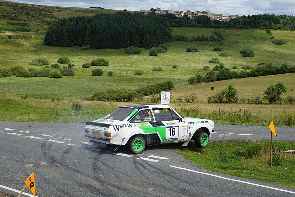 Elliott returns in style on Epynt