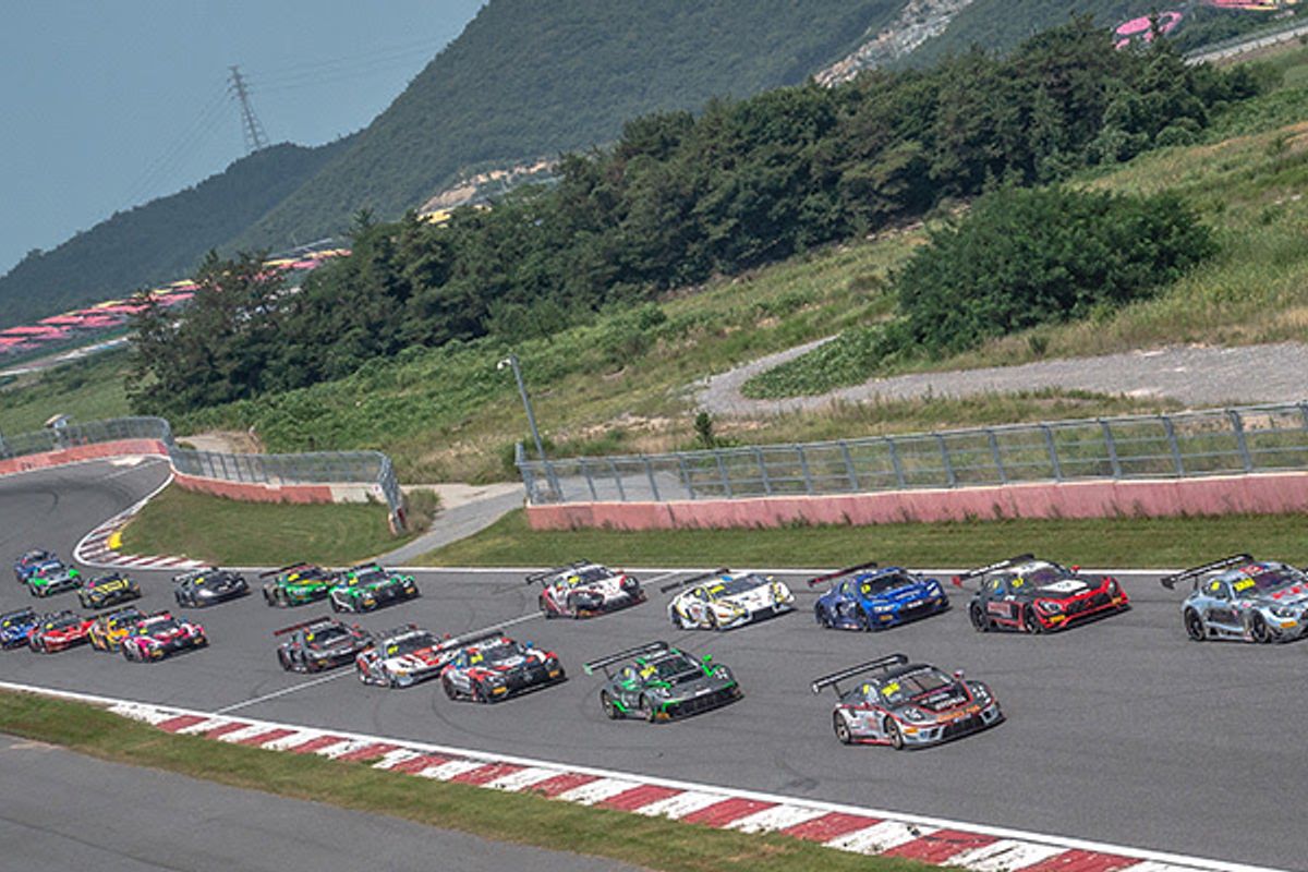 Panther/AAS Porsche keeps lancpain GT Asia title hopes alive with Race 2 win