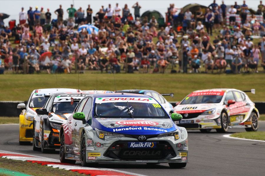 Ingram, Turkington and Butcher share BTCC spoils at Snetterton