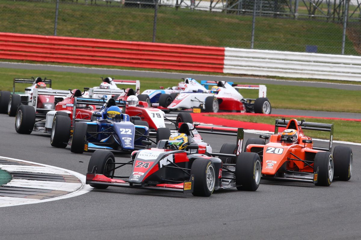 British F3 heads to Silverstone for potential title decider